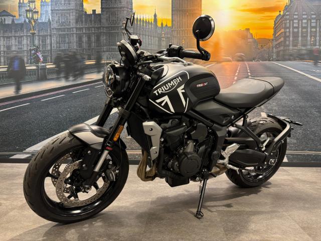 トライデント660 マットブラック 2022年モデル 中古車