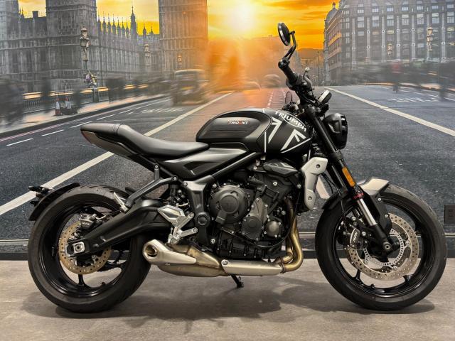 トライデント660 マットブラック 2022年モデル 中古車