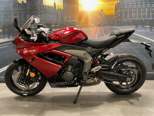 デイトナ660 カーニバルレッド／サファイアブラック 2024年モデル 中古車