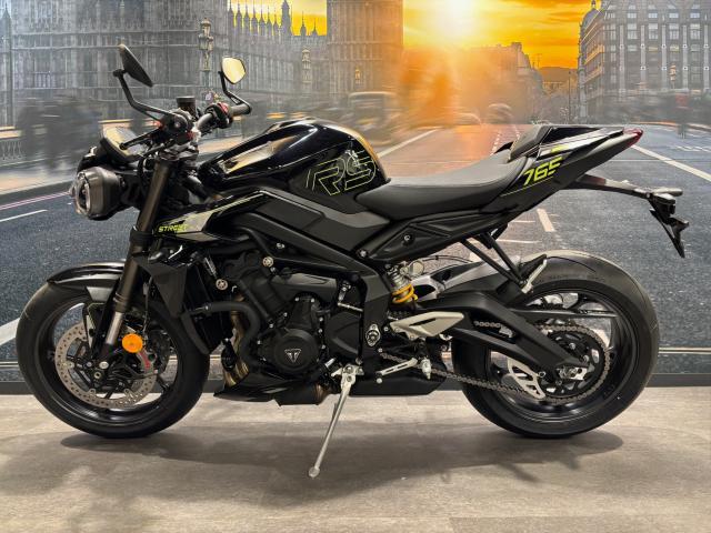 ストリートトリプル765RS ファントムブラック 2025年モデル 中古車