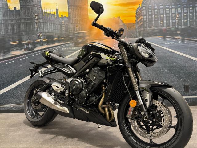 ストリートトリプル765RS ファントムブラック 2025年モデル 中古車