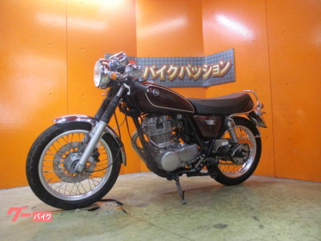 ヤマハ ＳＲ４００ ２０１４年マイナーチェンジ後Ｆｉモデル セパハン キャプトンマフラー カフェレーサーカスタム 純正鍵３本｜バイクパッション  （株）パッション｜新車・中古バイクなら【グーバイク】