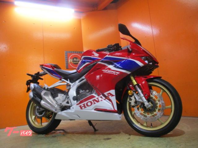 ＣＢＲ２５０ＲＲ　ＡＢＳ　２０２０年マイナーチェンジ後　最高出力４１ＰＳフルパワー　ＵＳＢ電源２口　アジャスター機能付レバー