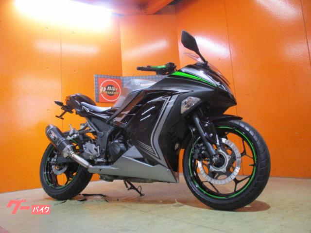 Ｎｉｎｊａ　２５０　ＡＢＳ　２０１５年後期スリーパークラッチ搭載モデル　ヨシムラマフラー　ＥＴＣ　フェンダーレス　社外レバー