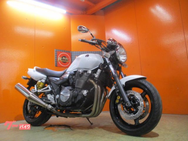 ＸＪＲ１３００モデルＬ　後期ブラックエンジンブラックアウターフォーク　クラッチ盤ＯＨ済み　赤キー有　純正フルノーマル車両