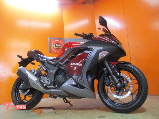 Ｎｉｎｊａ　２５０　２０１３年　キャンディーフレアレッドカラー