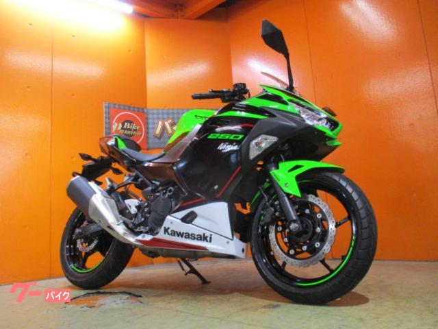 Ｎｉｎｊａ　２５０　ＡＢＳ　２０２１年モデルチェンジ後最高出力３７ＰＳフルパワー　トリックスターエンジンスライダー　１オーナー