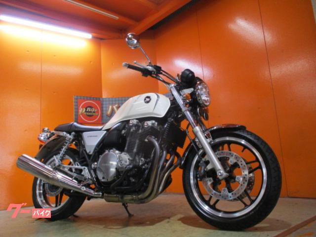 ＣＢ１１００　２０１０年モデル　パールミルキーホワイト　エンジンガード　純正鍵２本　純正フルノーマル車両