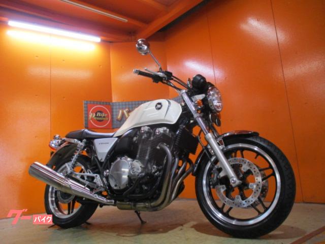 ＣＢ１１００　２０１０年モデル　パールミルキーホワイト　エンジンガード　純正鍵２本　純正フルノーマル車両