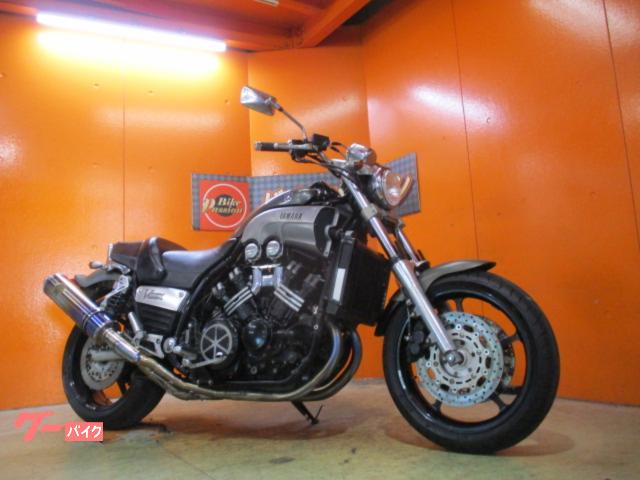 ＶＭＡＸ　２００１年　ＵＳ仕様１４３馬力　Ｖブースト　ゲイルスピードホイール　ワイバーンフルエキ２本出しマフラー　フェンダーレス