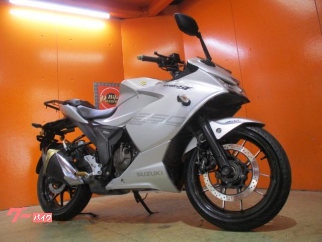 ＧＩＸＸＥＲ　ＳＦ　２５０　ＡＢＳ　社外キャリア　ブレースバー　マットプラチナシルバー　純正鍵２本