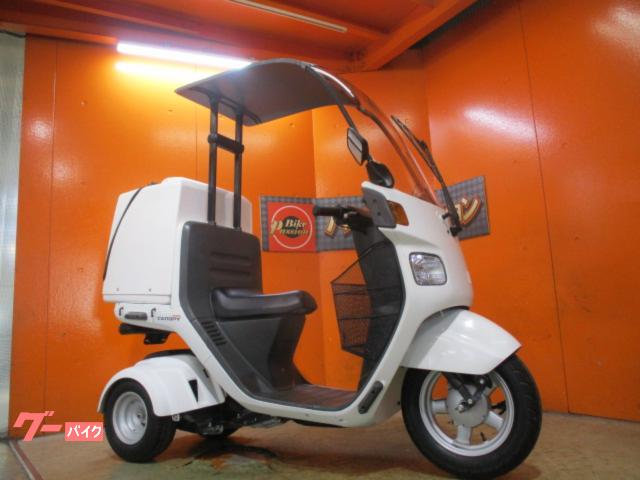 ジャイロキャノピー　車台番号１３１始まり２０２０年モデル　アジャスター機能付グリップヒーター　インナーラック　デリバリーＢＯＸ