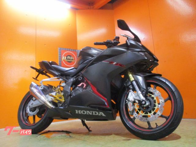 ＣＢＲ２５０ＲＲ　ＡＢＳ　２０１９年モデル　ＥＴＣ　ブレンボキャリパー　ヨシムラマフラー　社外ステップ　フェンダーレス　純正鍵２本