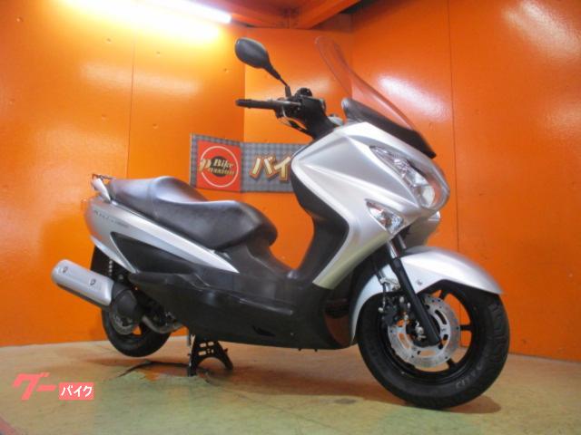 バーグマン２００　２０２０年モデル　ＥＴＣ　ＬＥＤヘッドライト　社外リアキャリア　純正鍵２本