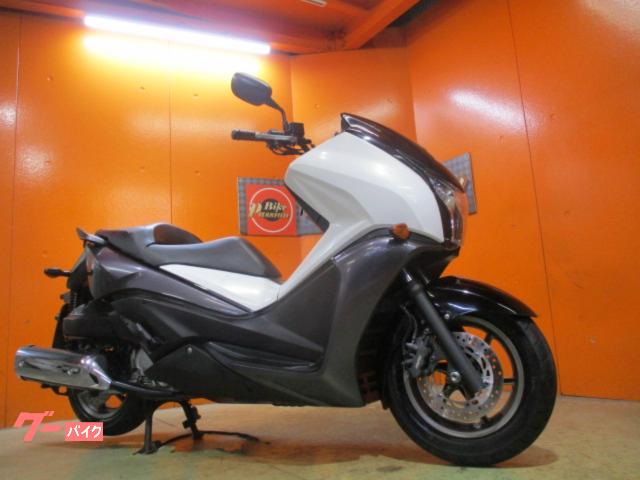 フェイズ　２００９年モデル　パールサンビームホワイト　純正鍵２本　純正フルノーマル車両　前後タイヤバリ溝