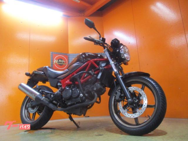 ＶＴＲ２５０　２０１４年Ｆｉ後期モデル　社外ハンドル　エンジンガード　グラファイトブラック