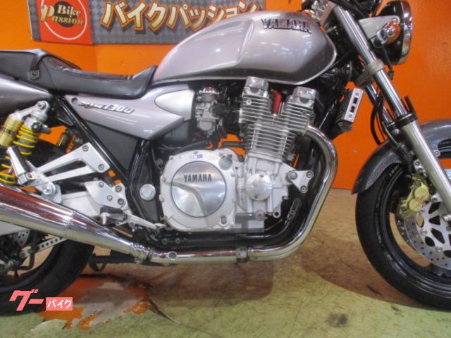 ヤマハ XJR1300 1998年モデル グレーメタリック Fカーボン