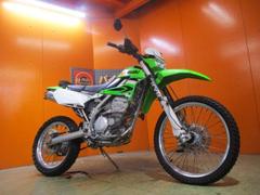 カワサキ　ＫＬＸ２５０　２００９年Ｆｉモデル　社外デルタマフラー　ナックルガード　フェンダーレス　ライムグリーン