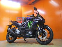 ヤマハ　ＹＺＦ−Ｒ２５　ＡＢＳ　２０１９年５２０台限定モンスターカラー　ＵＳＢ電源　社外キャリア　アジャスター機能付グリップヒーター