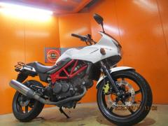 ホンダ　ＶＴＲ２５０Ｆ　２０１３年モデル　ＬＥＤヘッドライト　社外キャリア　パールサンビームホワイト