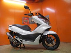 ホンダ　ＰＣＸ　２０１４年ＪＦ５６モデル　ＳＰ忠雄ステンレスフルエキマフラー　アルミステップボード　パールジャスミンホワイト