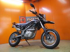 カワサキ　Ｄトラッカー１２５　２０１０年インジェクションモデル　社外キャリア　フェンダーレス　エボニーカラー