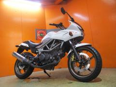 ホンダ　ＶＴＲ２５０Ｆ　２０１４年マイナーチェンジ後モデル　左右アジャスター機能付社外レバー　パールサンビームホワイト　純正鍵２本