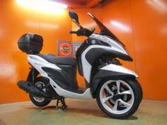 ヤマハ　トリシティ１２５　２０１５年モデル　ロングスクリーン　ナックルガード　サイドバイザー　グリップヒーター　社外キャリア　ＲＢＯＸ