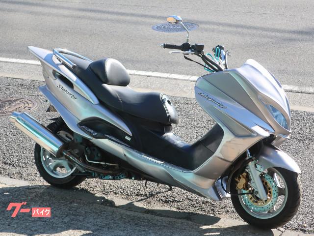 ヤマハ マジェスティ１２５ ｆｉ シルバー フルエアロ 社外マフラー ｋｍｄ ｙｏｋｏｈａｍａｂａｓｅ ケイエムディ 新車 中古バイクなら グーバイク