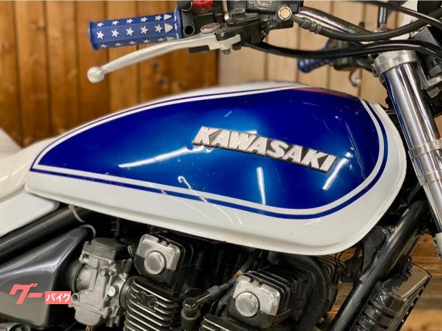 カワサキ ＺＥＰＨＹＲ４００　白青ボールカラー　Ｚ２外装　ＵＰハンドル　メッキフェンダー　集合管　タックロールシートの画像（神奈川県