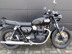 ＴＲＩＵＭＰＨ　ボンネビルＴ１００　２０２３年モデル　ワンオーナー　純正グラブレール　純正エンジンプロテクションキット　ＥＴＣ２．０装着済み