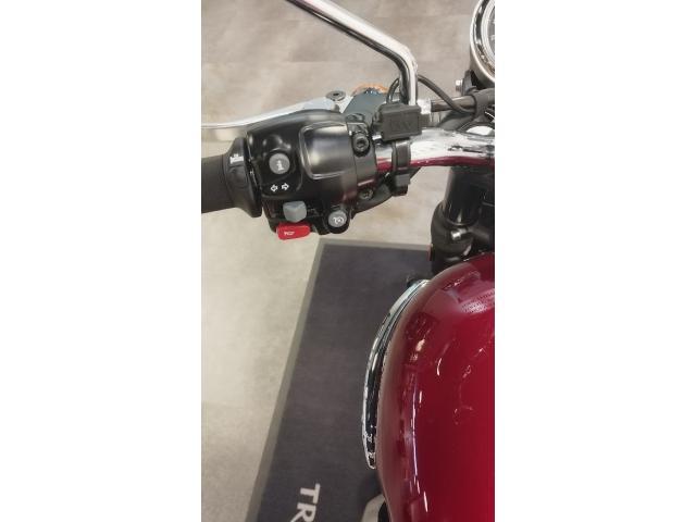 ボンネビルT120