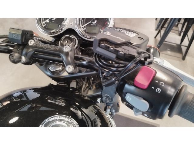 ボンネビルT120ブラック