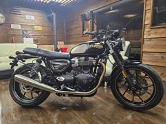 ＴＲＩＵＭＰＨ　ストリートツイン　ゴールドラインエディション