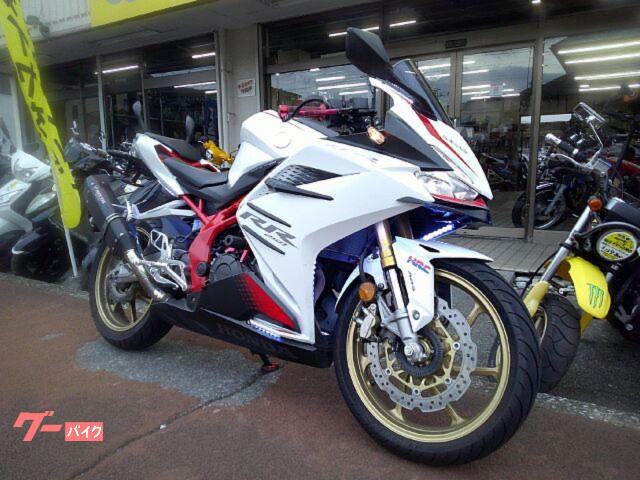 ＣＢＲ２５０ＲＲ　水冷４サイクル２気筒　ＡＢＳ　ＥＴＣ付き　トリックスターマフラー　ＯＶＥＲバックステップ