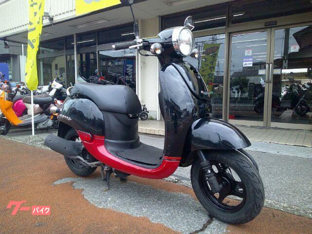 ジョルノ・スポルト　４サイクルエンジン　フューエルインジェクション車　ブラック＆レッド