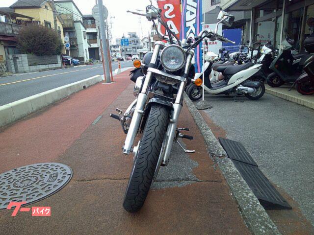 ホンダ シャドウスラッシャー 水冷Vツインエンジン 2in1マフラー