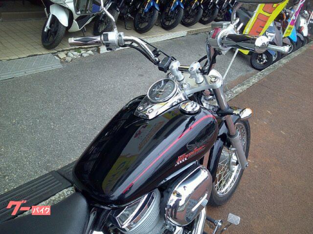 ホンダ シャドウスラッシャー 水冷Vツインエンジン 2in1マフラー