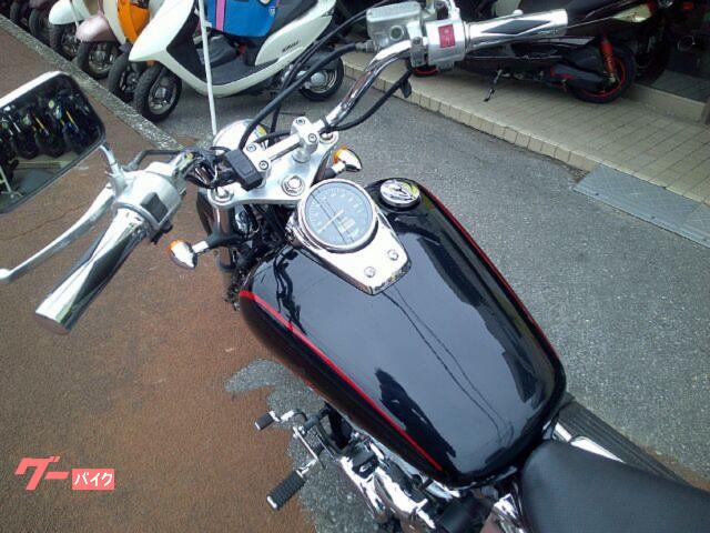 ホンダ シャドウスラッシャー 水冷Vツインエンジン 2in1マフラー