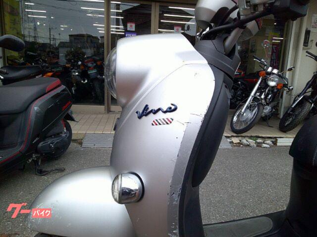 NO.5533　ビーノ（ＶＩＮＯ）　ＹＡ０２　水冷４サイクルエンジン　フューエルインジェクション　シガーソケット電源　シルバー　☆彡 ヤマハ ビーノ YA02 水冷4サイクルエンジン フューエル