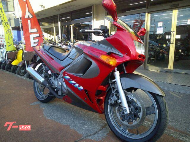 ＺＺ−Ｒ２５０　水冷４サイクル２気筒　フルカウル　レッド＆ガンメタリック