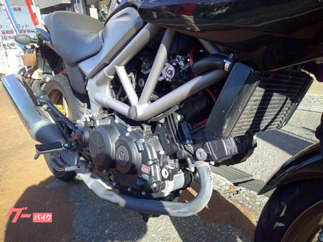 ホンダ VTR250F 水冷4サイクルVツインエンジン ブラック
