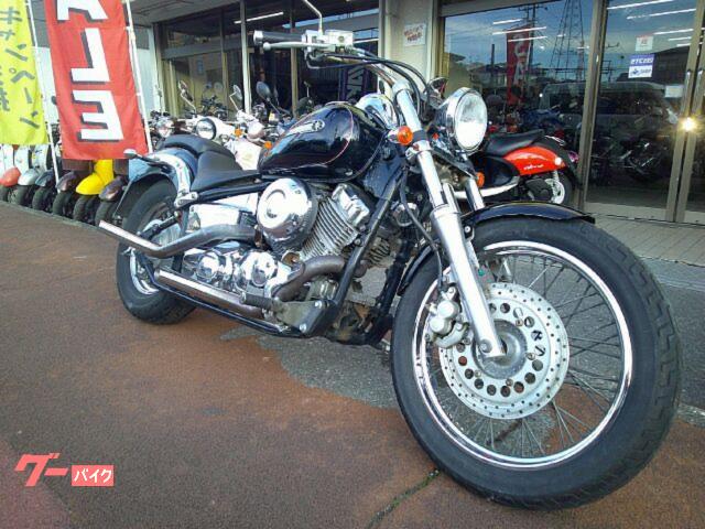 ドラッグスター４００　空冷Ｖツインエンジン　スラッシュカットマフラー　ブラック