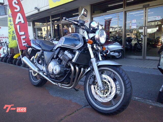 ＣＢ４００Ｓｕｐｅｒ　Ｆｏｕｒ　水冷４サイクル４気筒エンジン　シルバー＆ネイビー