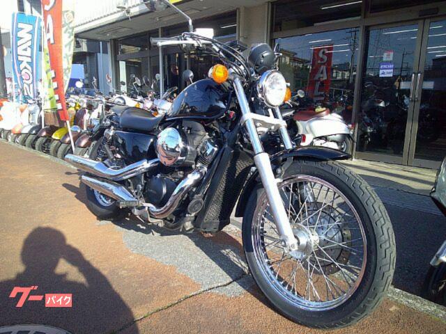 ＶＴ４００Ｓ　水冷Ｖツインエンジン　ＦＩ車　リヤキャリア　サイドバックサポート　エンジンガード　ブラック