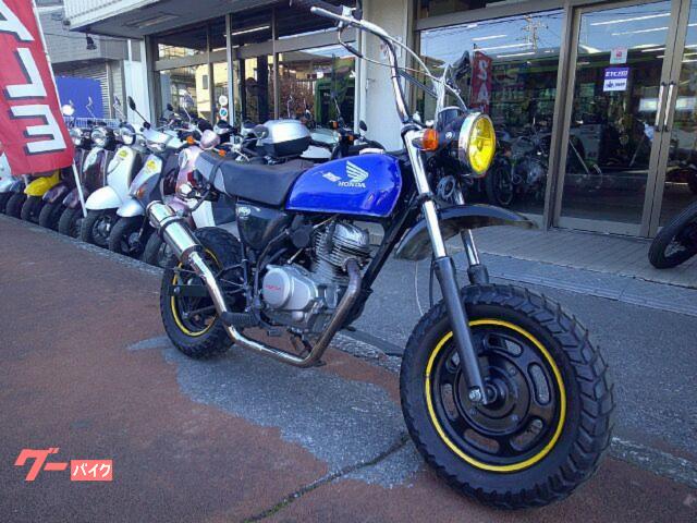 Ａｐｅ　４サイクル５速ミッション　ＦＩ車　ステンレスマフラー　アップハンドル　ブルー