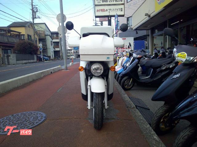 NO.5671　ホンダ　ベンリィ　水冷４サイクル　ＦＩ車　リヤボックス　フロントバスケット　グリップヒーター　ホワイト　☆彡 ホンダ ベンリィ 水冷4サイクル FI車 リヤボックス フロント