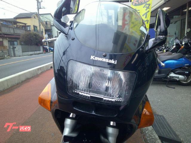NO.5690　ＺＺＲ２５０　水冷４サイクル２気筒２５０ｃｃエンジン　ブラック　☆彡 ZZR250は最強ツインで4気筒を凌駕する超ロングラン人気！【このバイク
