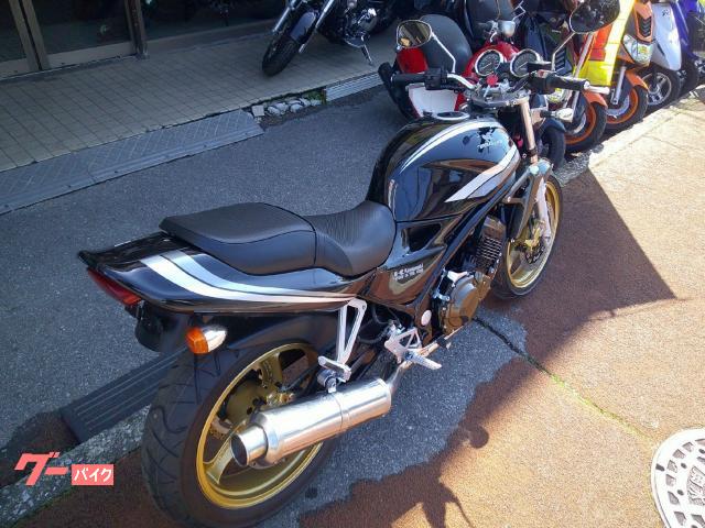 カワサキ BALIUS 水冷4サイクル4気筒エンジン ブラック
