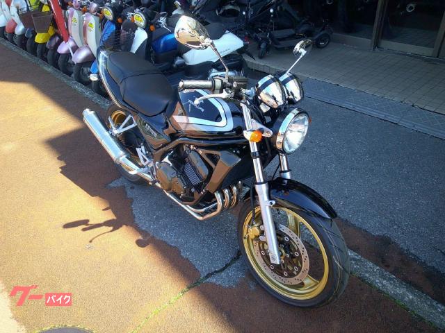 NO.5731　バリオス（ＢＡＬＩＵＳ）水冷４サイクル４気筒エンジン　ブラック＆シルバーライン　☆彡 カワサキ BALIUS 水冷4サイクル4気筒エンジン ブラック